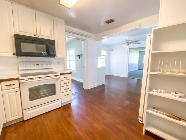 Building Photo - 605 Ohio Blvd