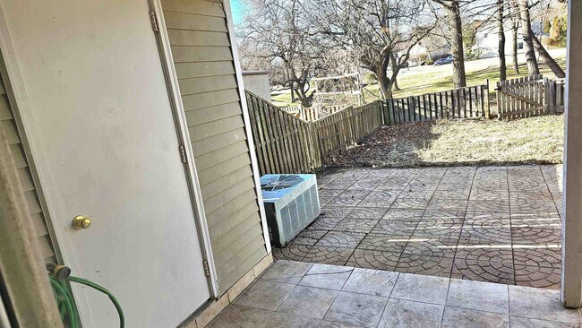 Foto del edificio - 37 Anderson Ct