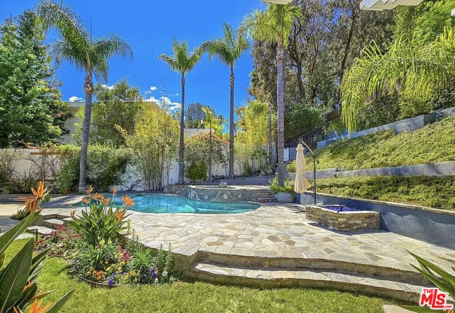 Building Photo - 3690 Crownridge Dr