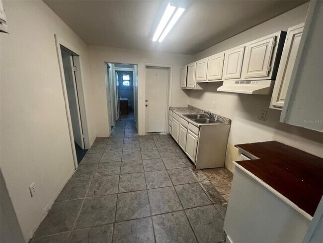 Foto del edificio - 1290 Henson Ln