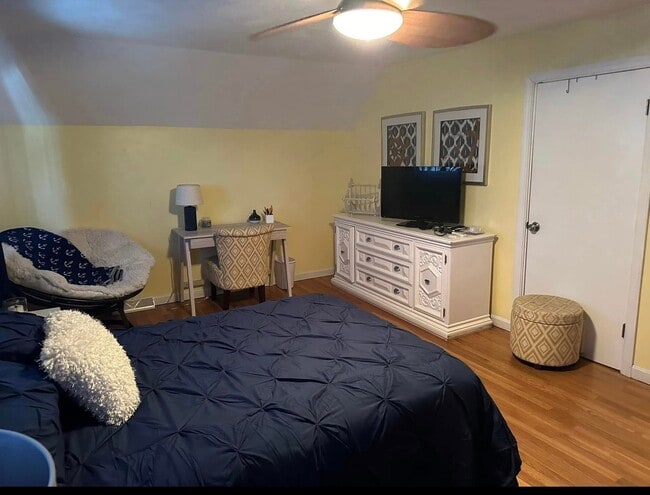 Photo - 52 County St House