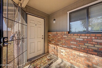 Building Photo - 2931 E Beck Ln