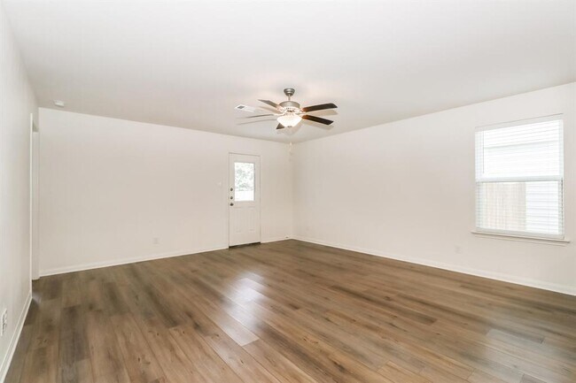 Foto del edificio - 313 Sunnymeade Ln