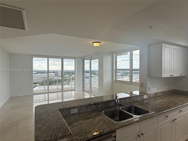 Building Photo - 19501 W Country Club Dr