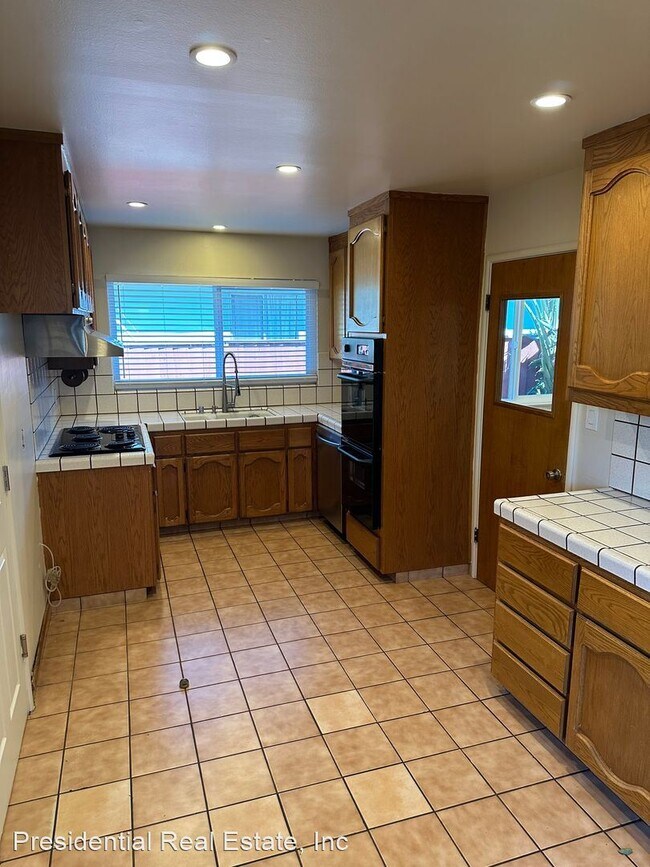 Foto del edificio - 3 br, 2 bath House - 2979 Lexford Ave
