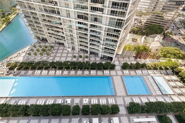 Foto del edificio - 475 Brickell Ave