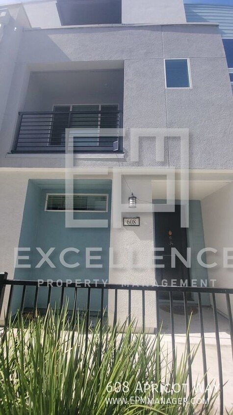 Primary Photo - 3 Story 3/3 Townhouse, 2 Car Tandem Garage...