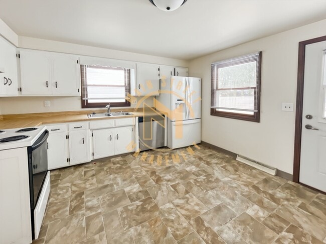 Building Photo - 1433 Baumgart Rd