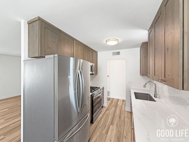 Building Photo - Modern 3B/2BA Home in Quiet Neighborhood with Private Yards and 2-Car Attached Garage