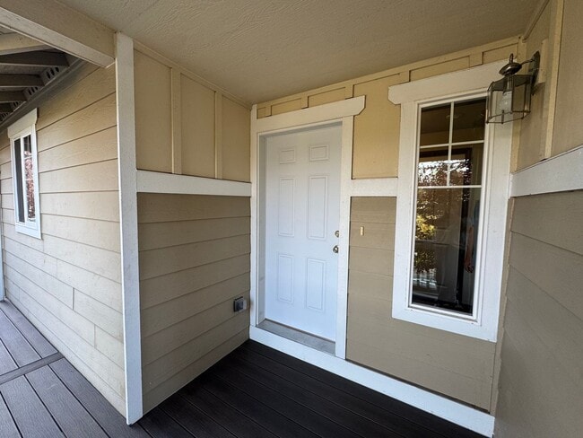 Building Photo - 3 Bed, 2.5 Bath PLUS Bonus Room