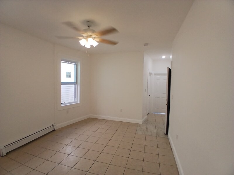 Foto principal - 66 Linden Ave
