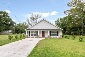 Building Photo - 2820 Old Shell Rd