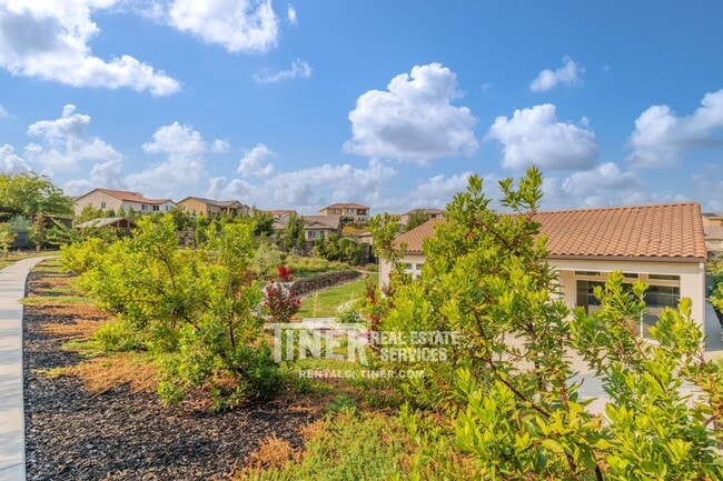 Building Photo - 5189 Brentford Way