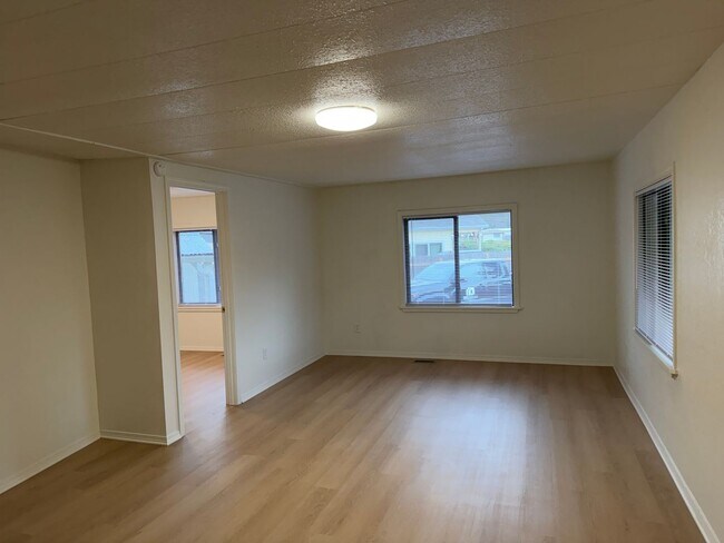 Foto del edificio - Updated 3 bedroom 2 bathroom house in Springfield!