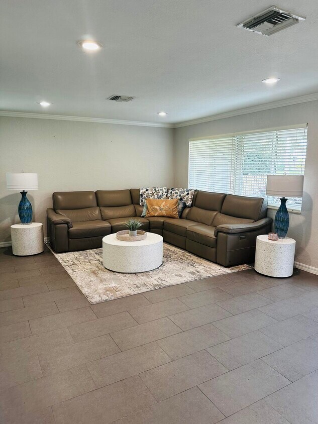 Foto principal - 2500 NE 9th St
