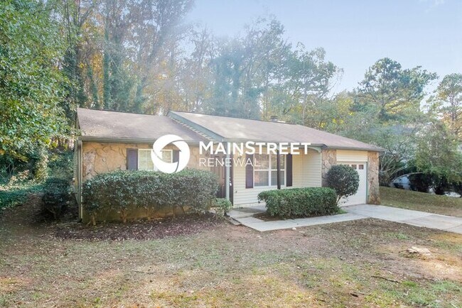 Building Photo - 3 Bedroom Pet-Friendly Home in Stone Mountain, GA with Main Street Renewal