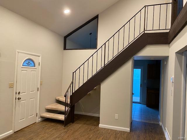 Building Photo - 446 Down Hill Dr