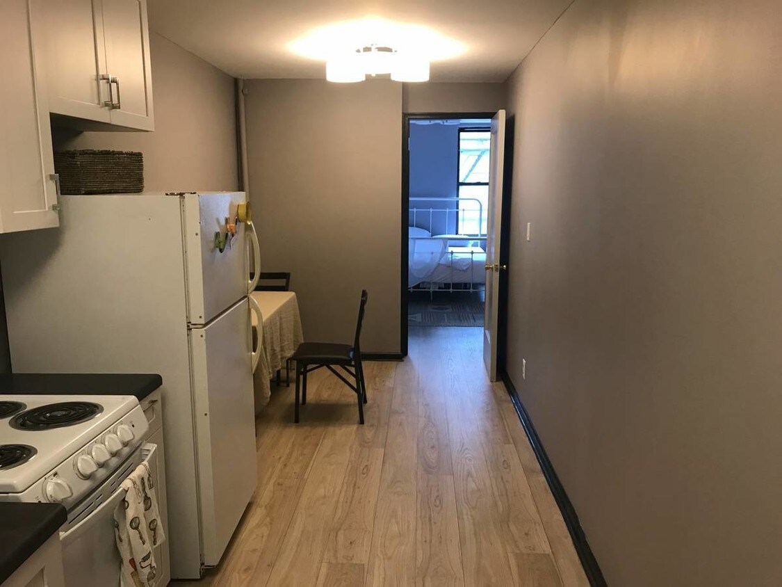 Primary Photo - 11 Stagg St