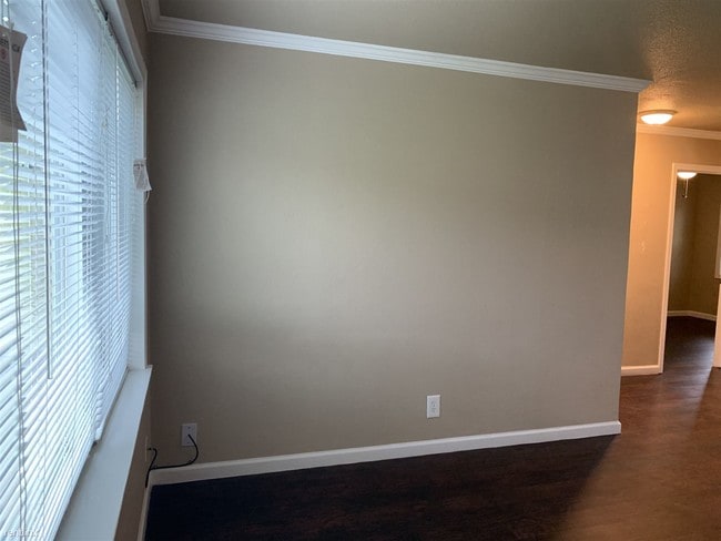 Building Photo - 2 br, 1 bath  - 7623 Pecan Villas Dr