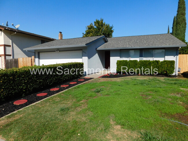 Building Photo - Beautiful 4bd/2ba Rosemont Home with 2 Car...