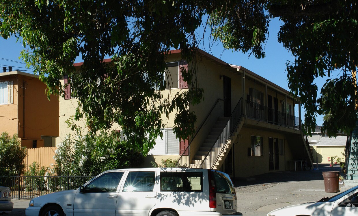 Primary Photo - 1247 Plum St