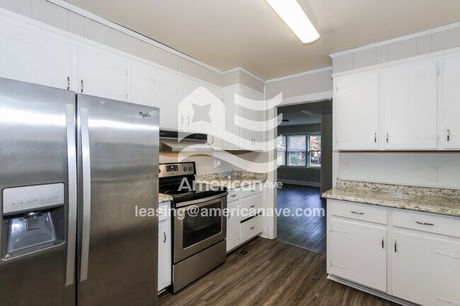 Foto del edificio - 16 Erskine Ln