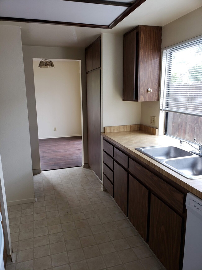 Foto del edificio - 1335 CAVALIER