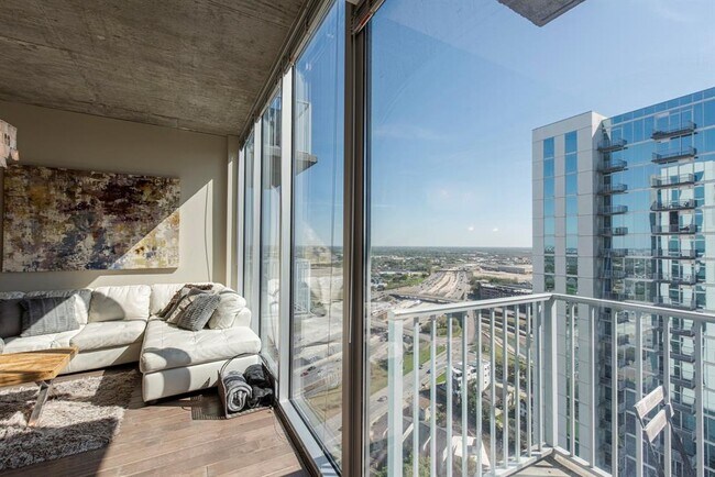 Foto del edificio - 5925 Almeda Rd