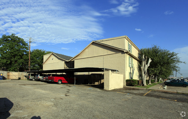 Building Photo - Country Club Village Apartments