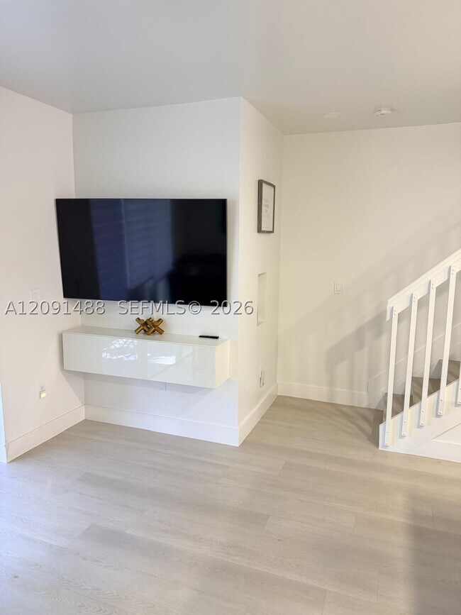 Foto del edificio - 1022 NE 42nd Ave