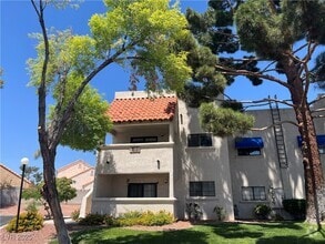 Building Photo - 101 Luna Way