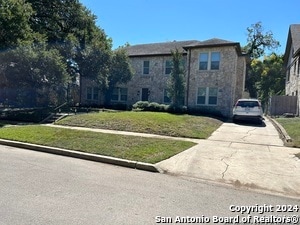 Building Photo - 224 E Rosewood Ave