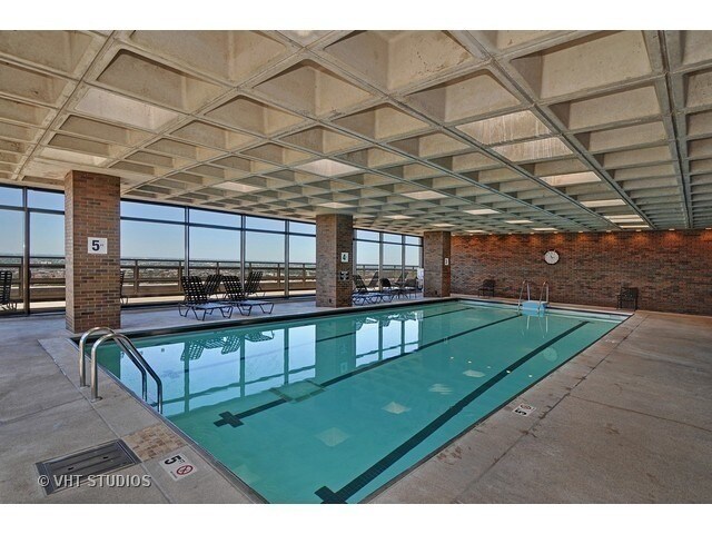 Foto del edificio - 2650 N Lakeview Ave