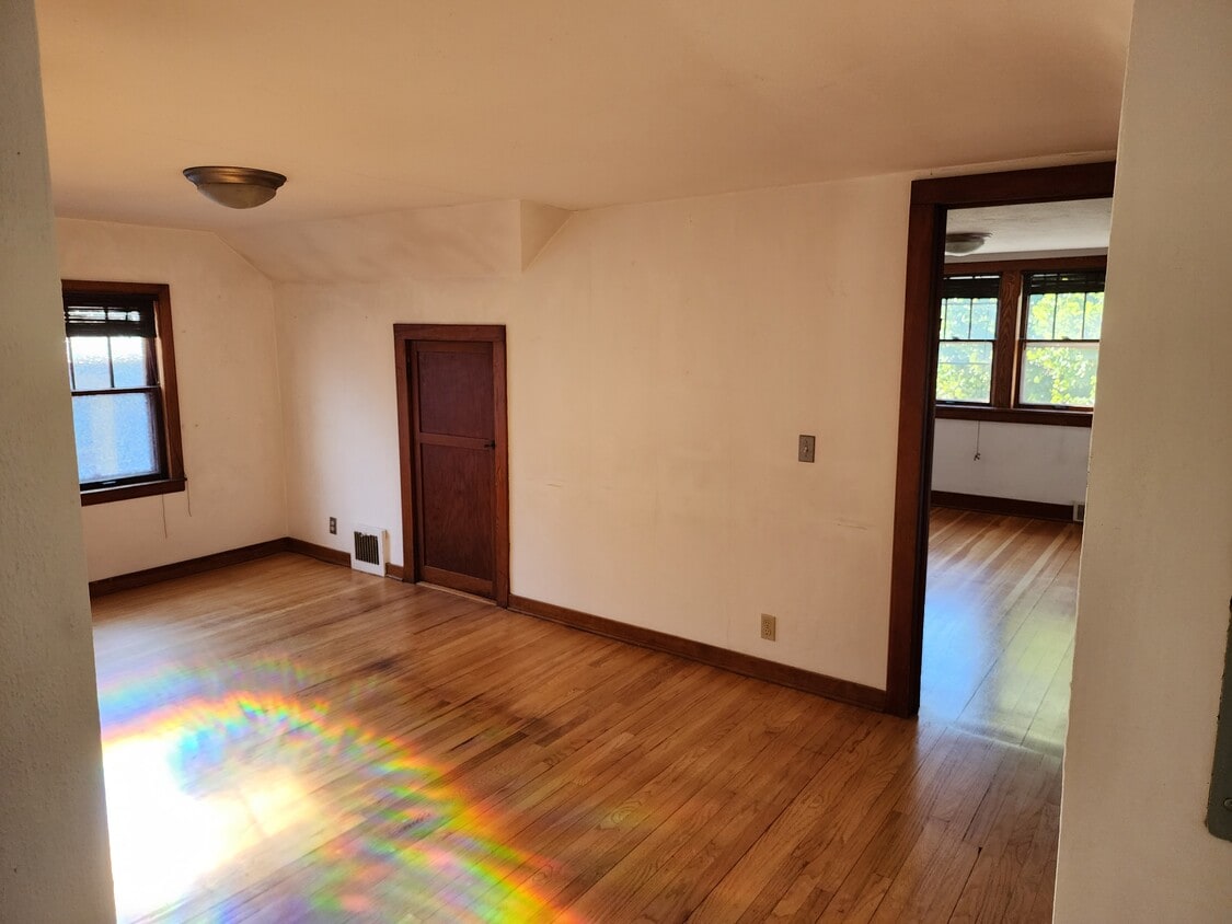 2105 E Washington Ave Unit 2, Madison, WI 53704 2105 E Washington Ave