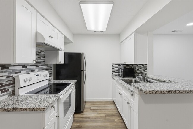 Foto del edificio - 8801 Hammerly Blvd
