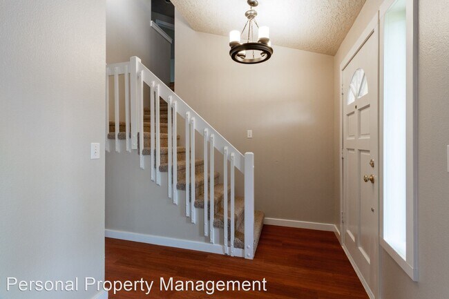 Building Photo - 3 br, 2.5 bath House - 708 NE 159th Ct