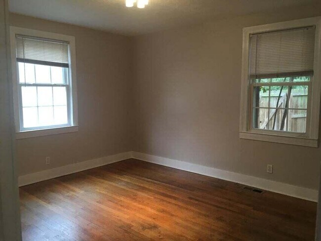 Foto del edificio - 1723 Kissingbower Rd