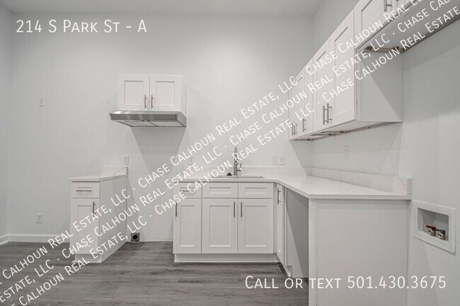 Foto del edificio - 214 S Park St