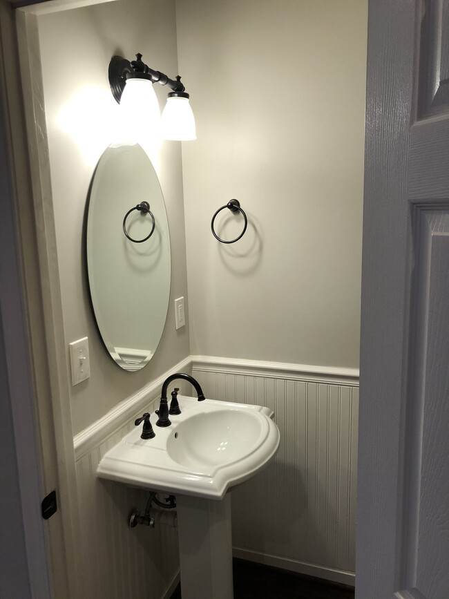 First floor bathroom - 200 S Exeter St