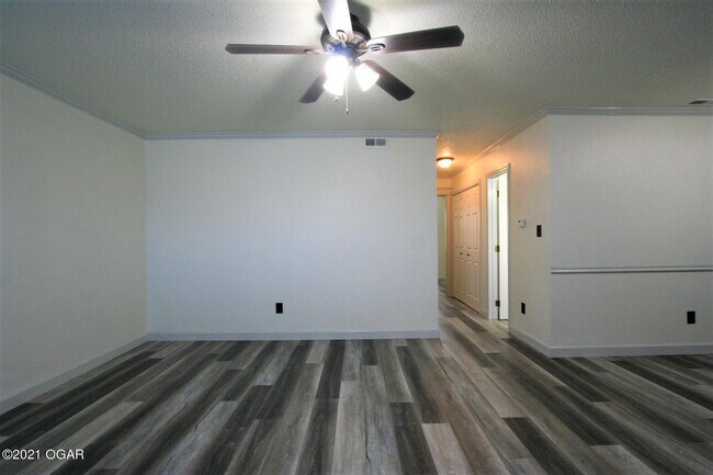 Building Photo - 3111 E 12th St