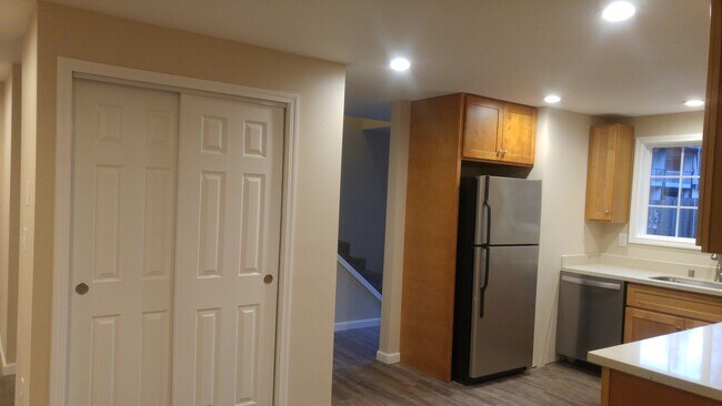 Foto del edificio - 4722 69th St Ct NW