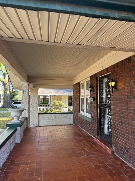 Foto del edificio - 20 S Auburndale St