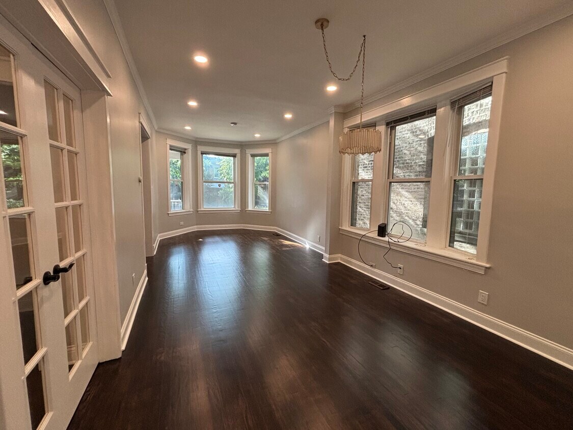 Living/Dining Room - 4317 N Ashland Ave