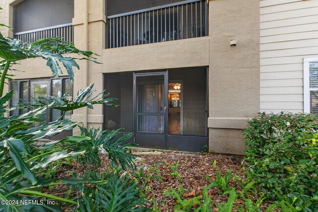 Building Photo - 25 Arbor Club Dr