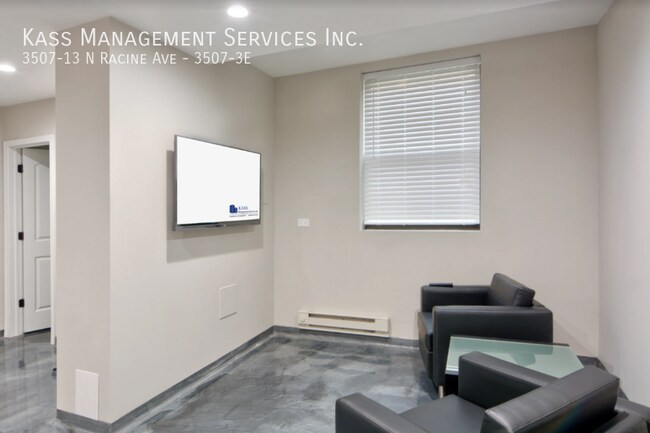Building Photo - 3D Tour Attached! Huge 2 bed with gym, sto...
