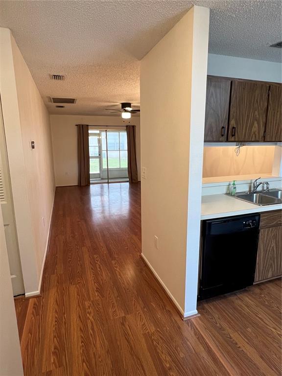 Foto del edificio - 2852 Forrestal Ct