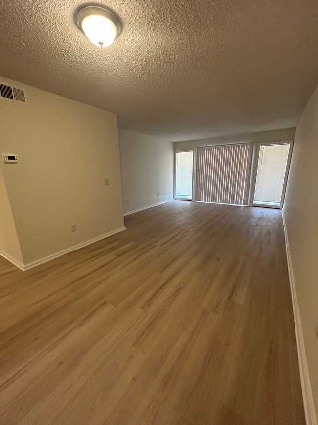 02_Living Room - 1208 Bush River Rd