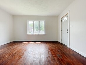 Building Photo - 2320 Plum St