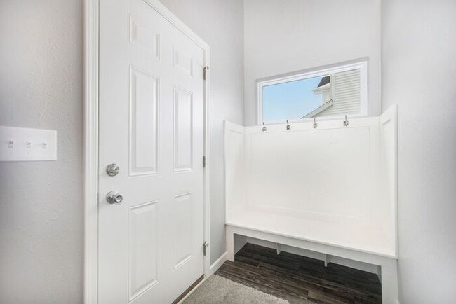 Building Photo - **Special promo - sign a lease this month and get first two months for $2,595/mo then return to n...