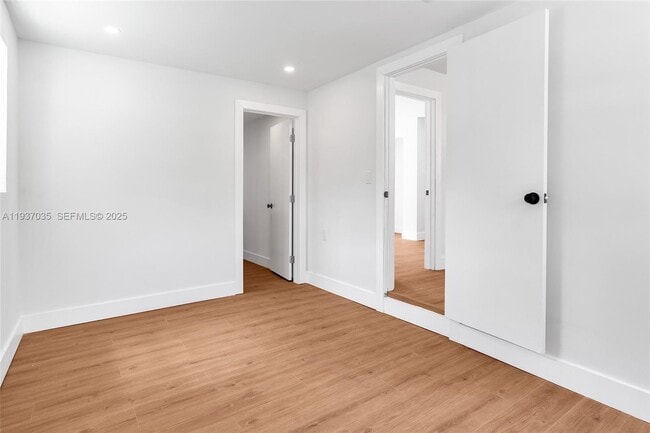 Foto del edificio - 1046 Jann Ave